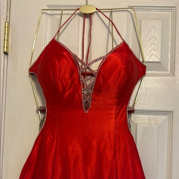 Red Sleeveless Halter Backless Gown - Picture 2 of 11
